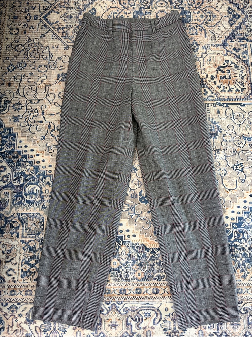 UNIQLO | Gray Glen Plaid Dress Pants Ankle Length with Subtle Red Windowpane